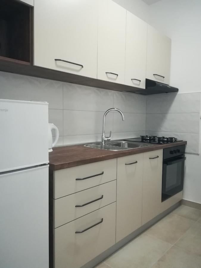 Apartments Vukas ルンバルダ エクステリア 写真