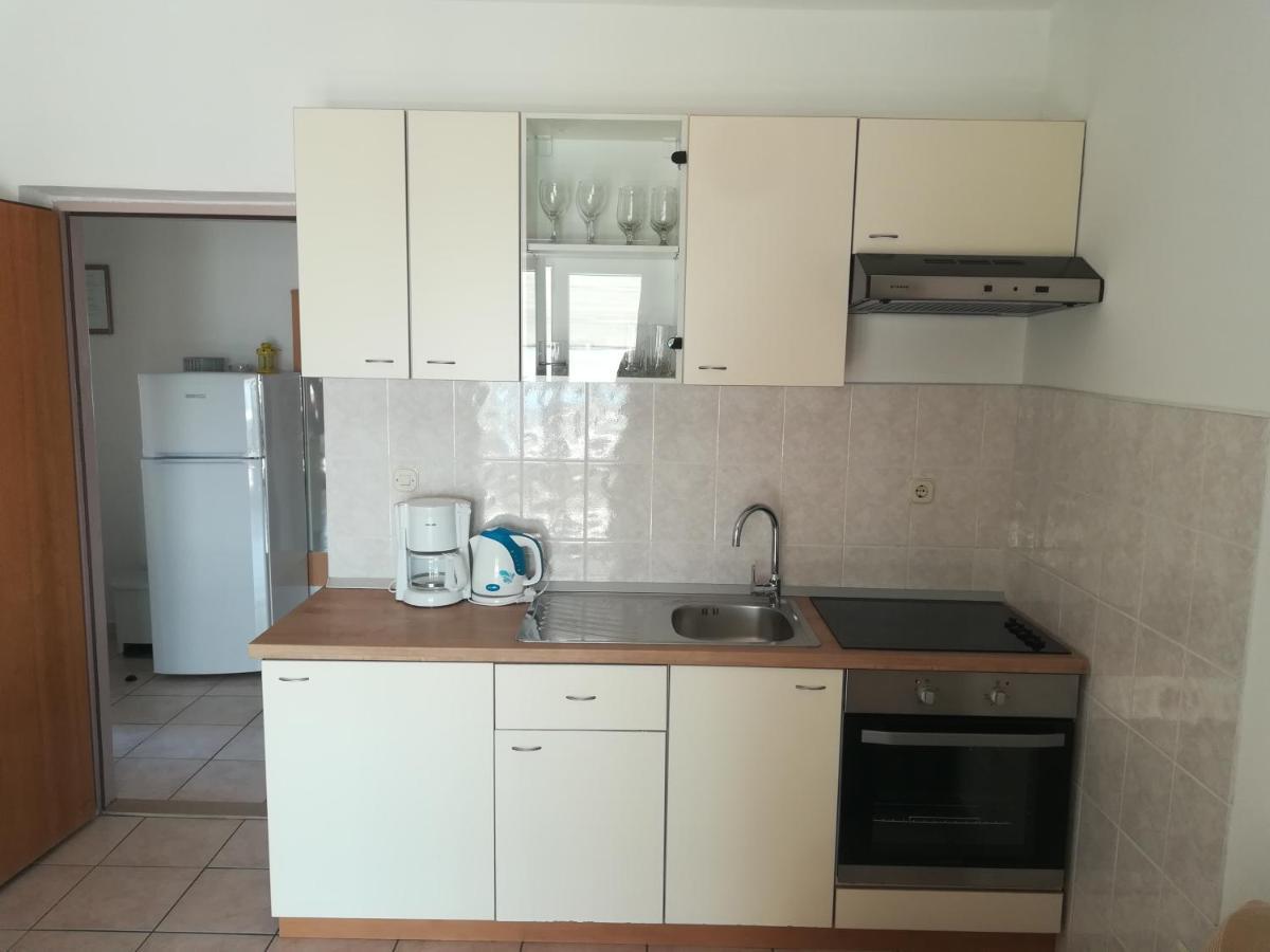 Apartments Vukas ルンバルダ エクステリア 写真