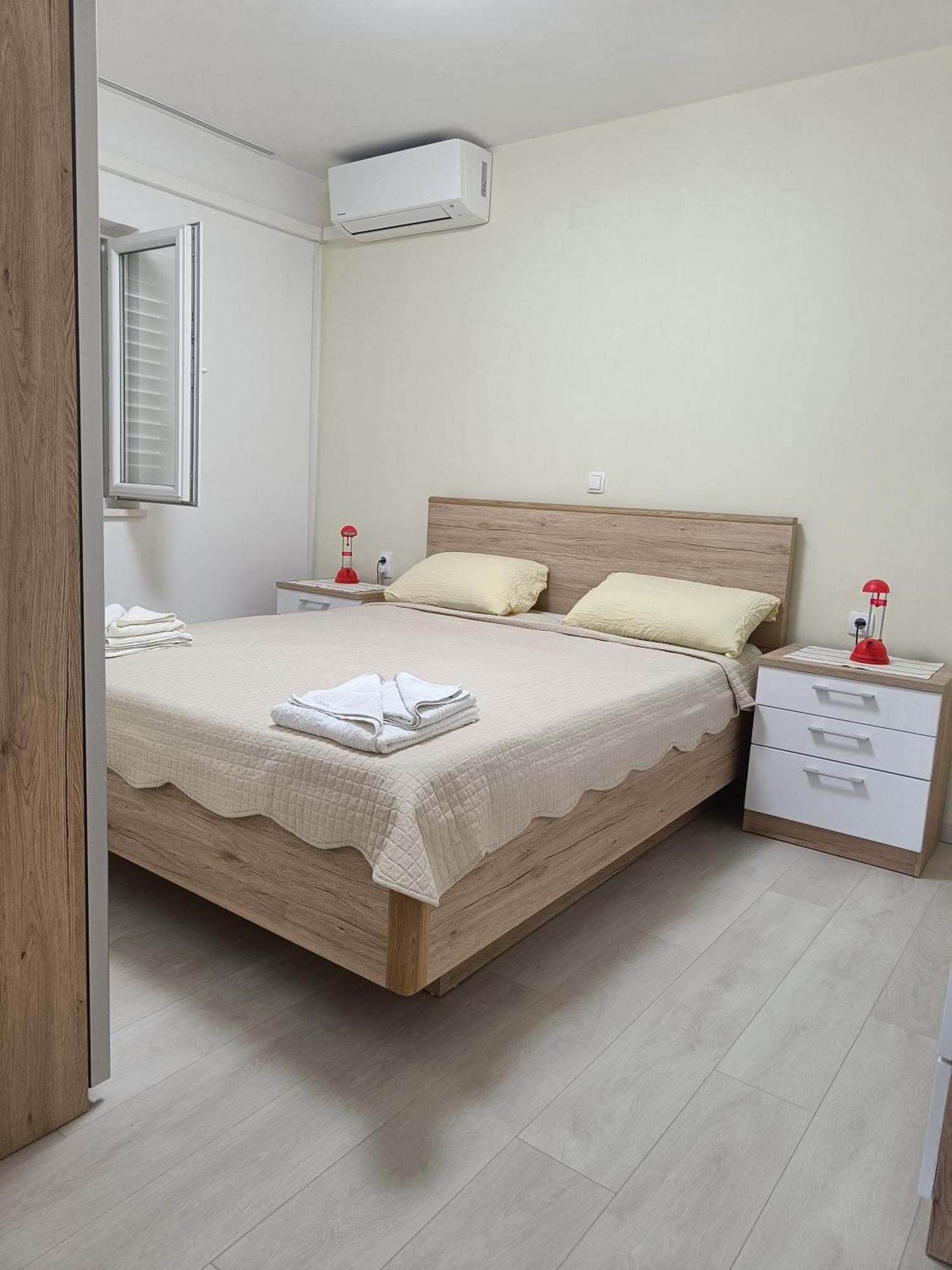 Apartments Vukas ルンバルダ エクステリア 写真